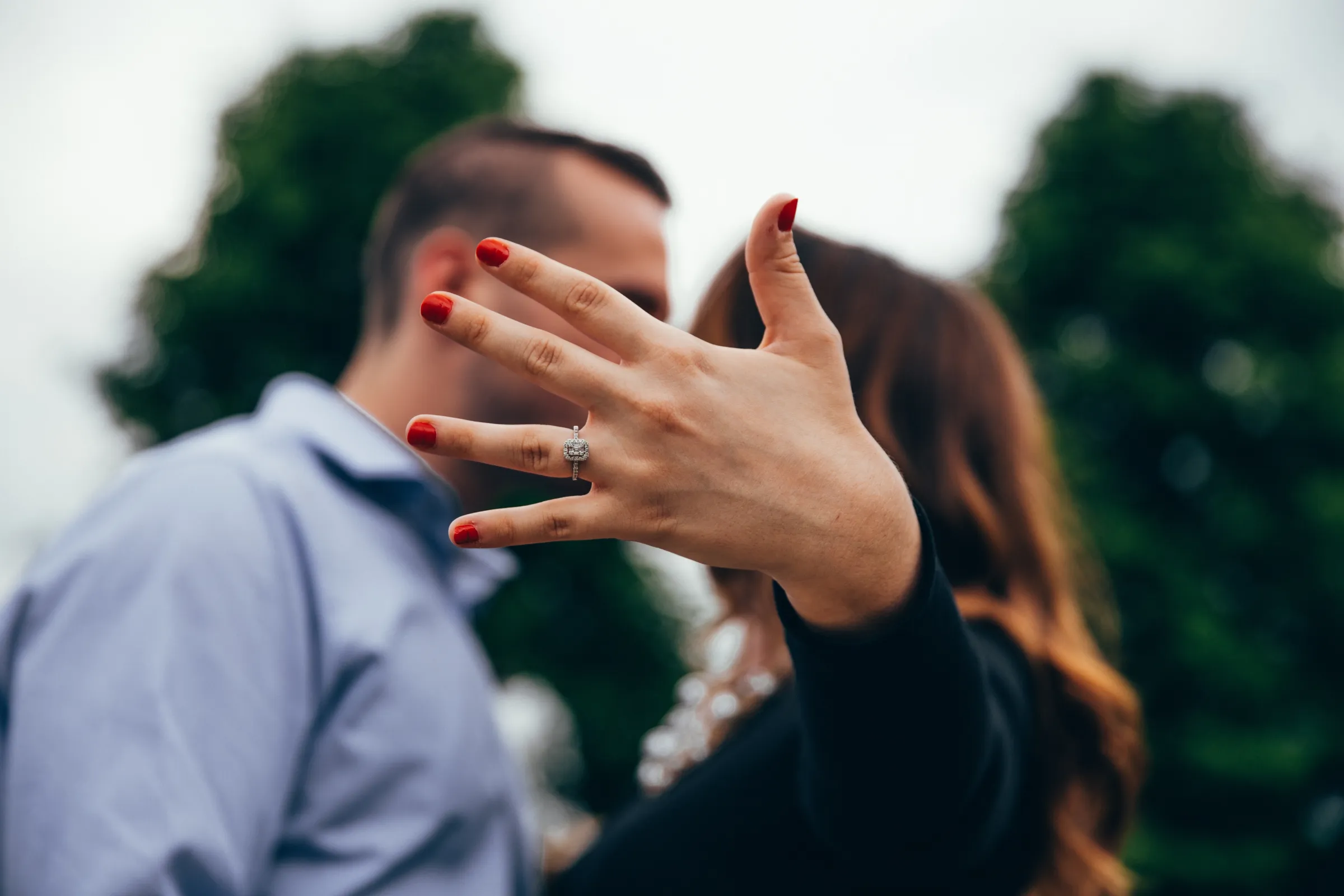 couple-getting-engaged