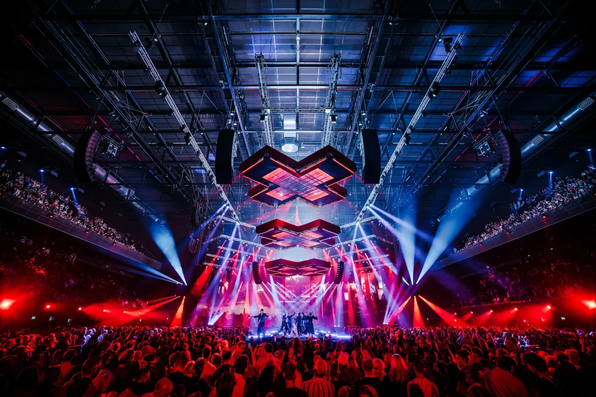 Concert hero