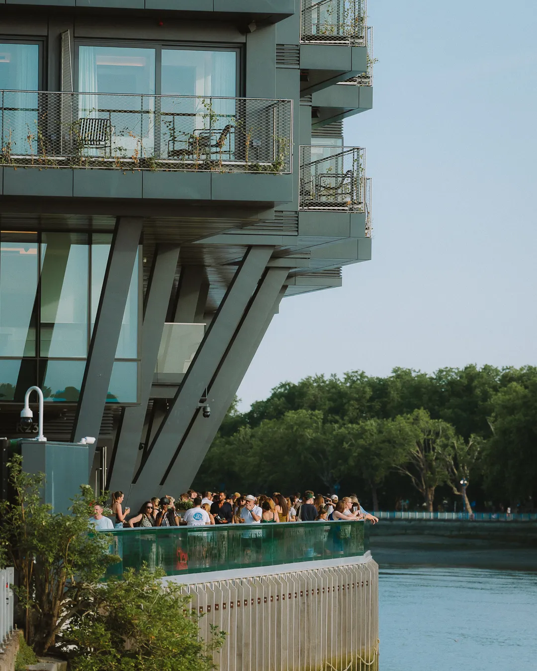 Fulham Pier amenities