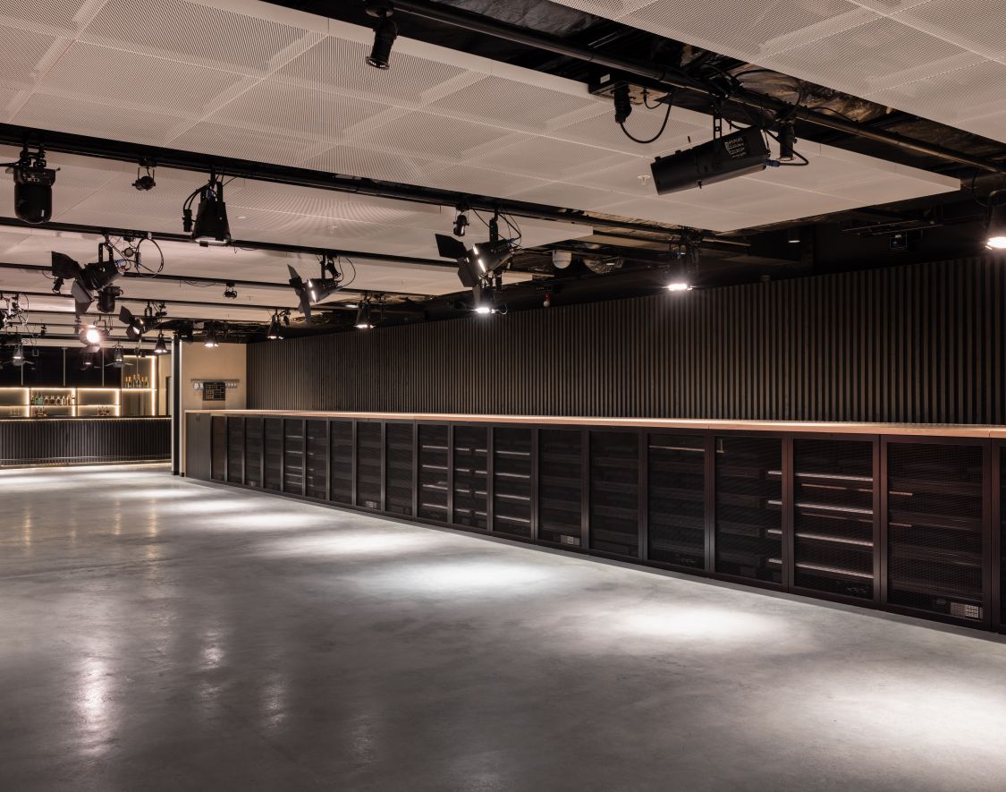 Orange box room 4